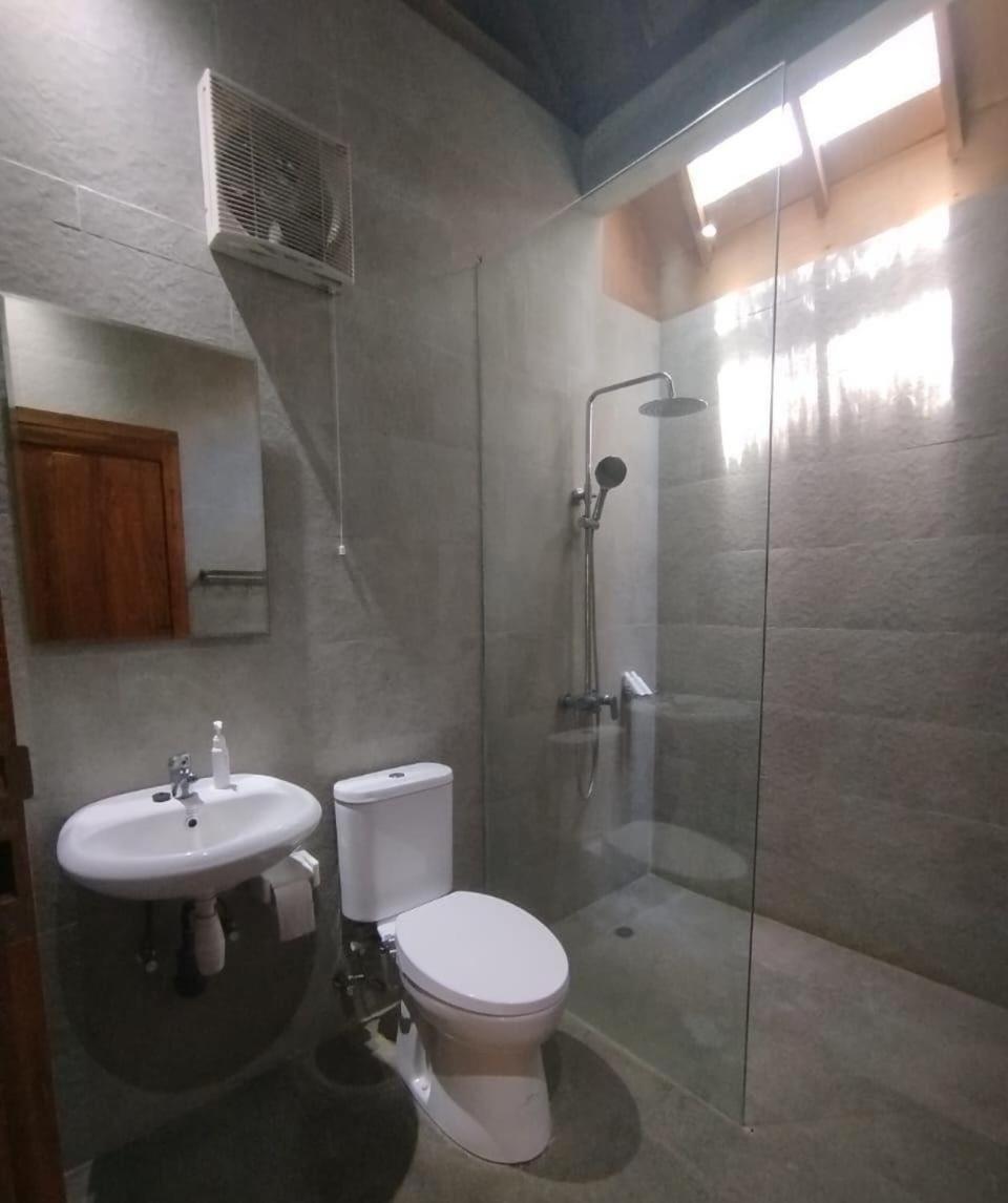 Villa Lova Sambirenteng Gretek Zewnętrze zdjęcie